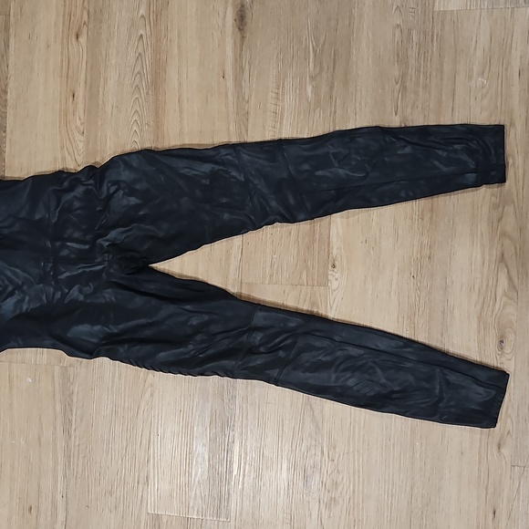 Spanx Faux Leather Moto Leggings. Women's Black Large - Picture 6 of 7